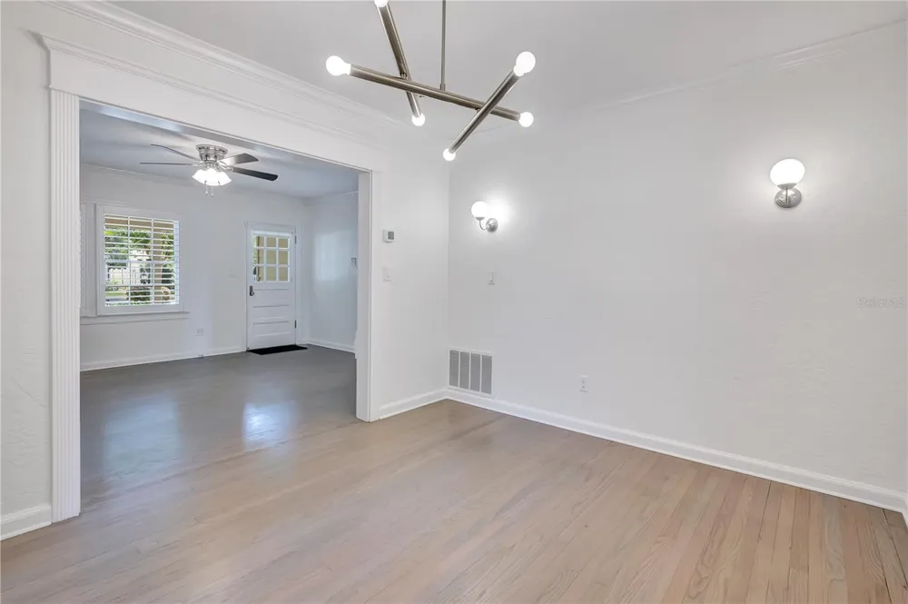 2102 HARRISON AVENUE Orlando, FL 32804