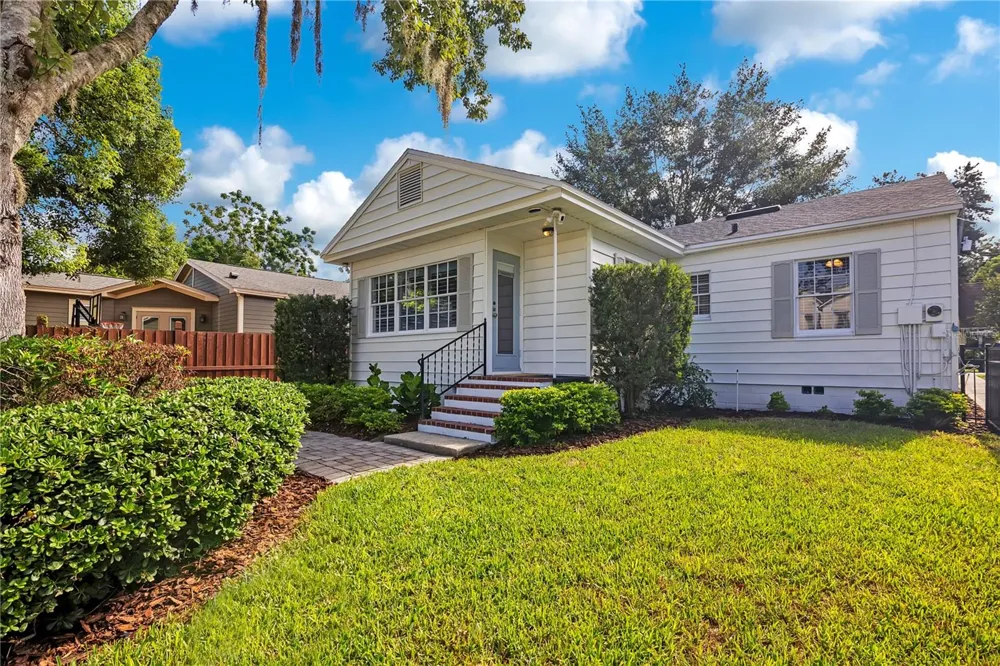 2102 HARRISON AVENUE Orlando, FL 32804
