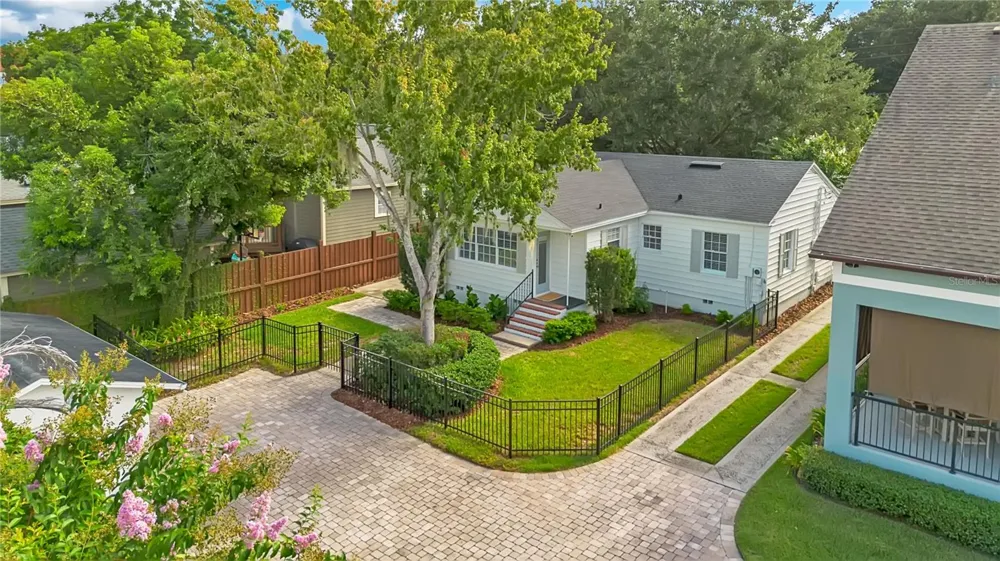 2102 HARRISON AVENUE Orlando, FL 32804
