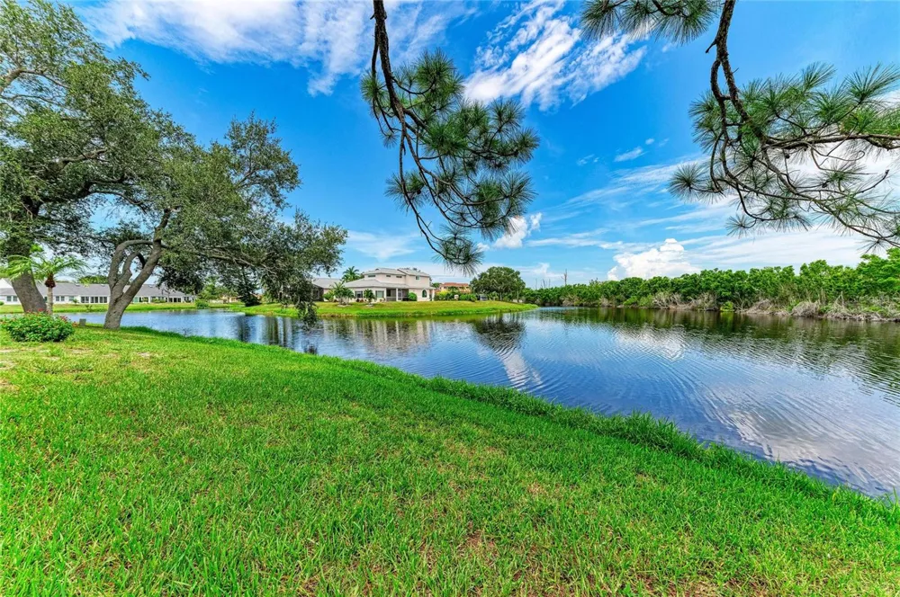 309 108TH STREET W #309 Bradenton, FL 34209