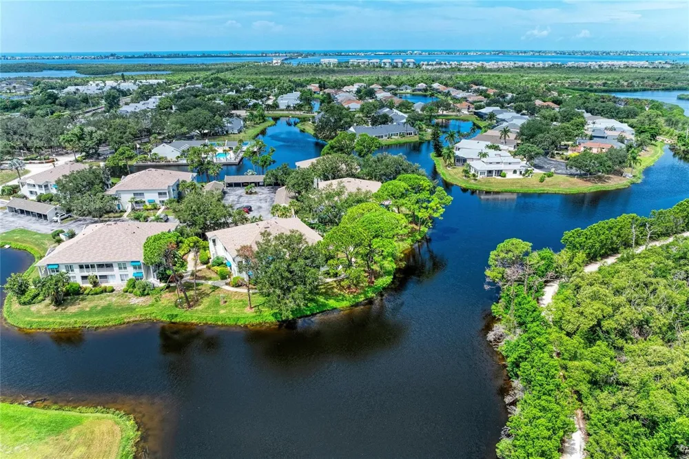 309 108TH STREET W #309 Bradenton, FL 34209