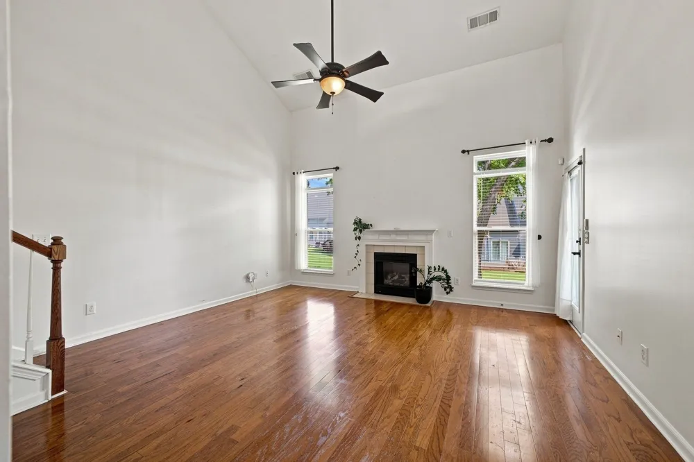 421 Normandy Cir Nashville, TN 37209