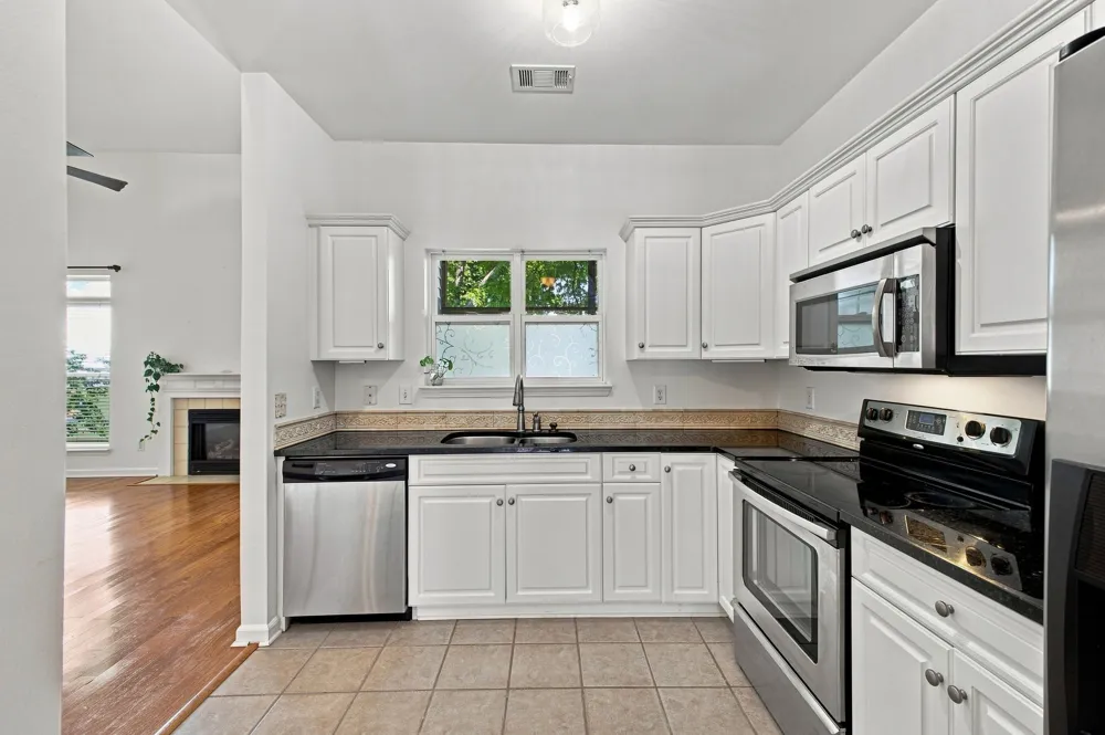 421 Normandy Cir Nashville, TN 37209