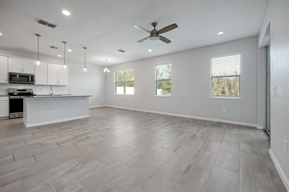 1121 HENDON LOOP Davenport, FL 33837