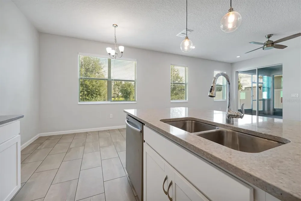 1121 HENDON LOOP Davenport, FL 33837