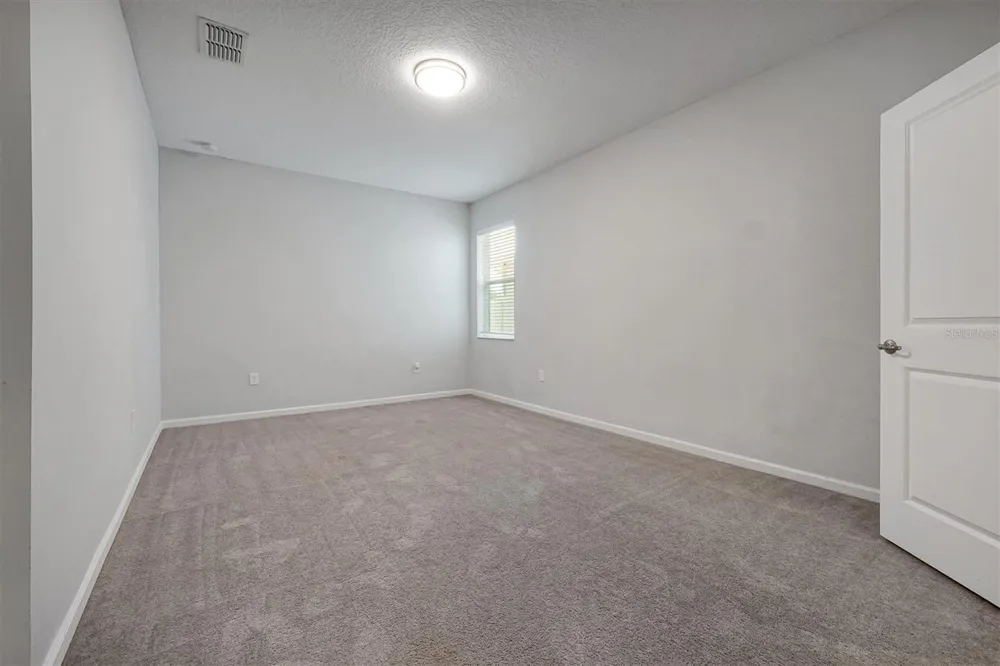 1121 HENDON LOOP Davenport, FL 33837