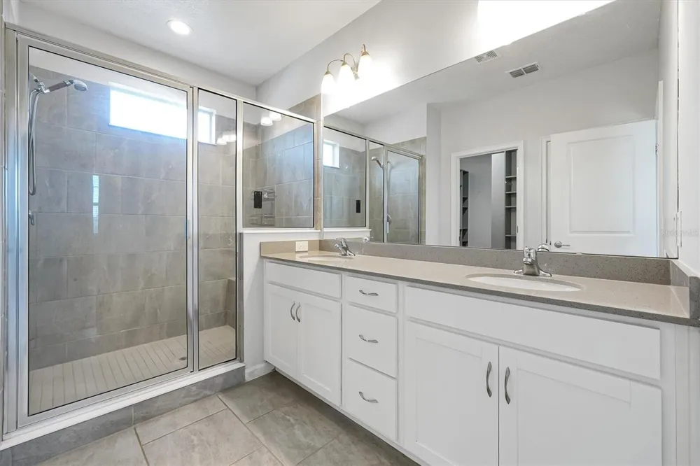 1121 HENDON LOOP Davenport, FL 33837