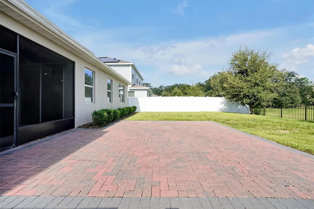 1121 HENDON LOOP Davenport, FL 33837