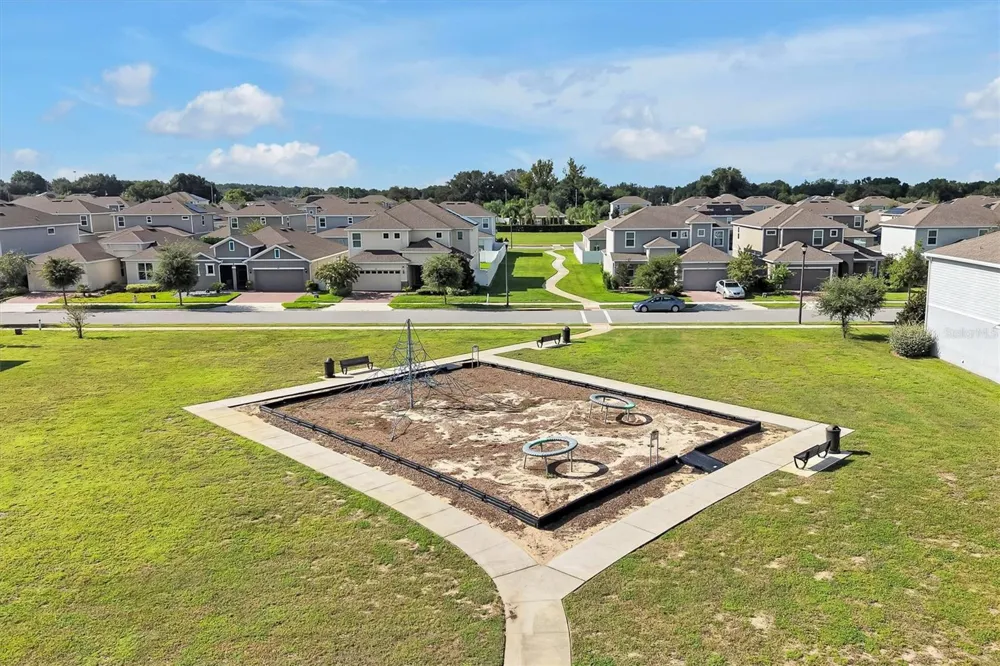1121 HENDON LOOP Davenport, FL 33837