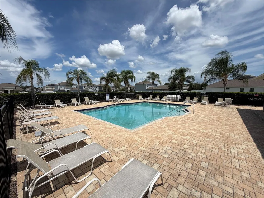 1121 HENDON LOOP Davenport, FL 33837