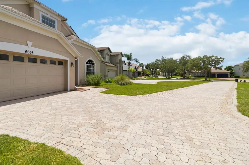 6658 LAKE PEMBROKE PLACE Orlando, FL 32829