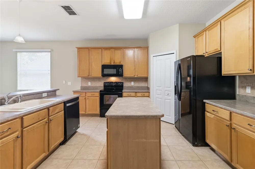 6658 LAKE PEMBROKE PLACE Orlando, FL 32829