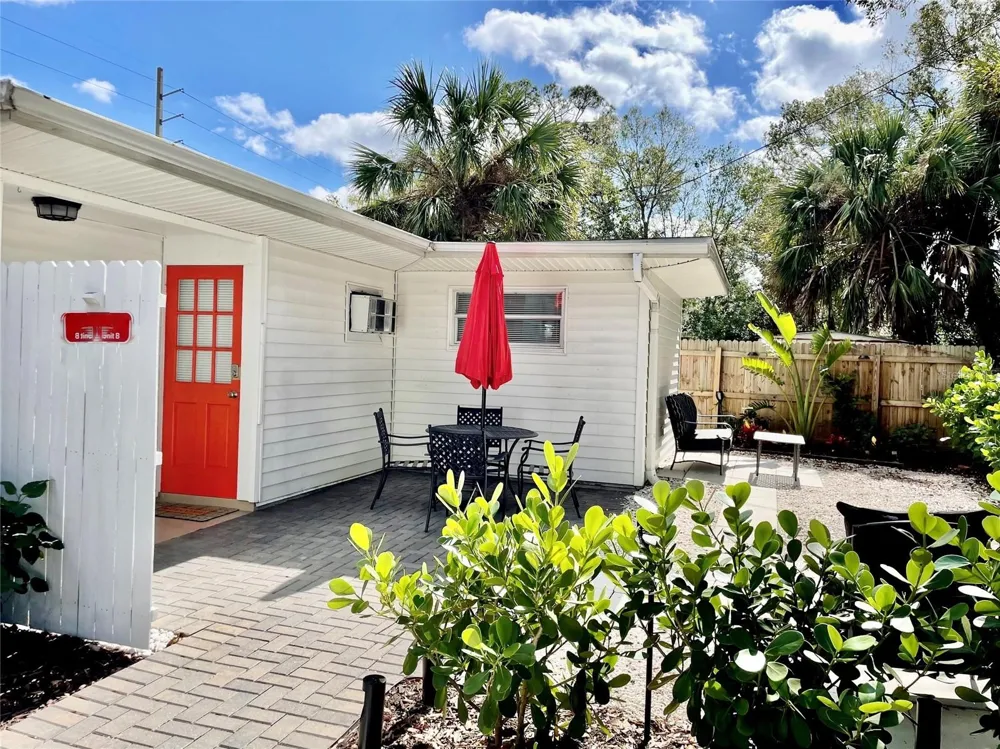 828 S TUTTLE AVENUE #B Sarasota, FL 34237