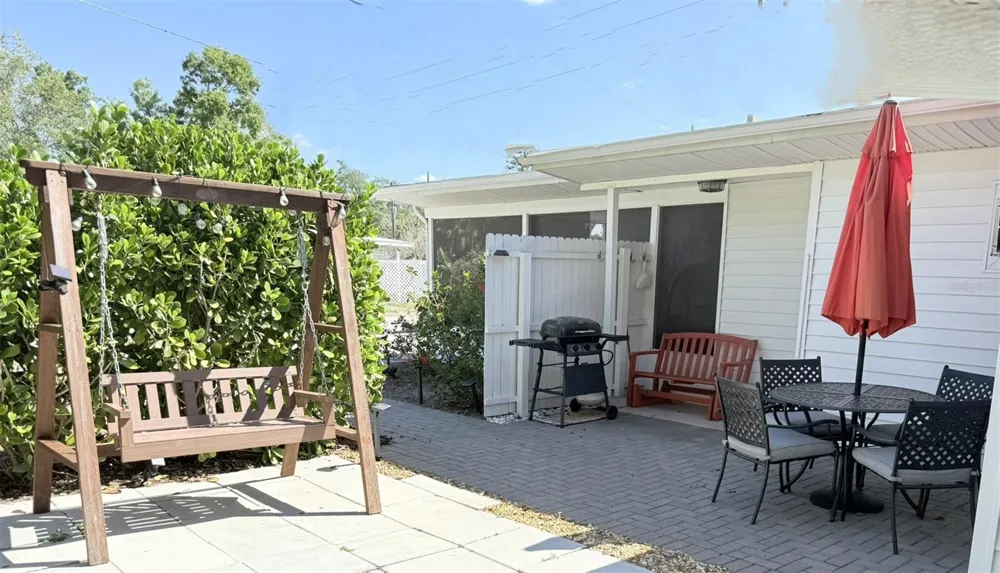 828 S TUTTLE AVENUE #B Sarasota, FL 34237