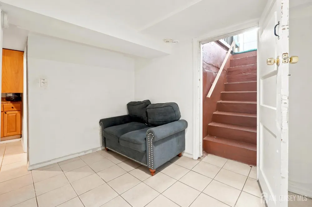 583 McKeon Street Perth Amboy, NJ 08861