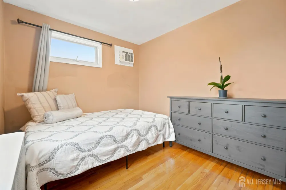 583 McKeon Street Perth Amboy, NJ 08861