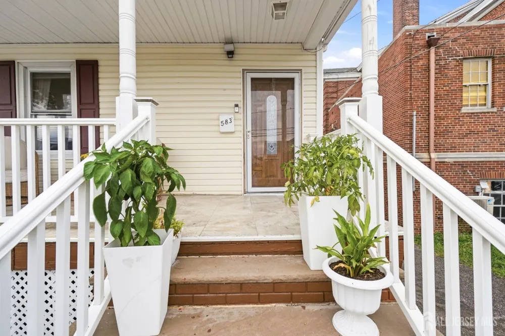 583 McKeon Street Perth Amboy, NJ 08861
