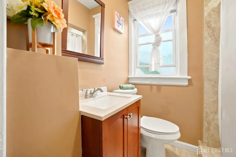 583 McKeon Street Perth Amboy, NJ 08861