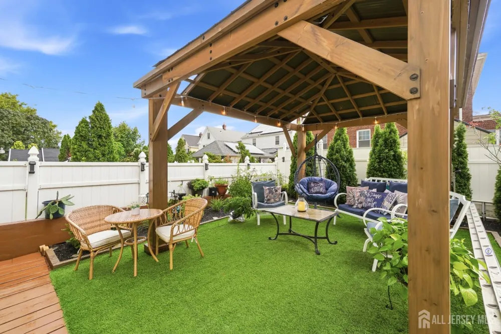 583 McKeon Street Perth Amboy, NJ 08861