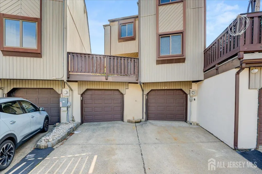 17 Emerald Lane Old Bridge, NJ 08857