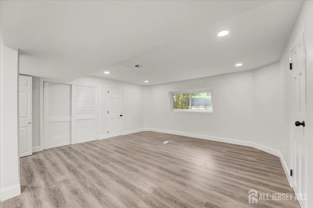 17 Emerald Lane Old Bridge, NJ 08857