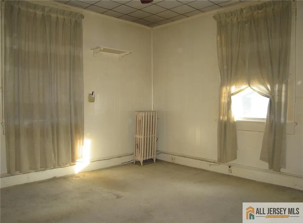 9 Elmwood Place North Brunswick, NJ 08902
