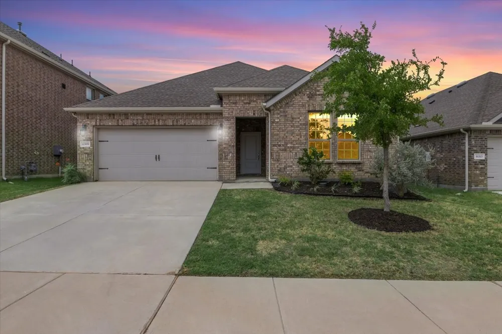 11309 Ponderosa Trail Aubrey, TX 76227