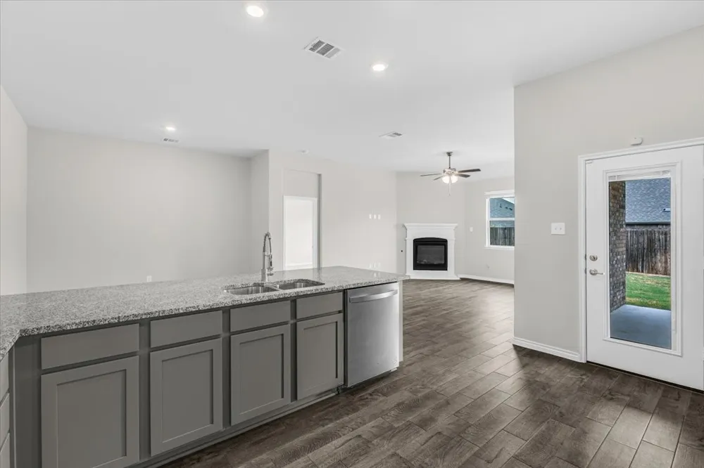 11309 Ponderosa Trail Aubrey, TX 76227