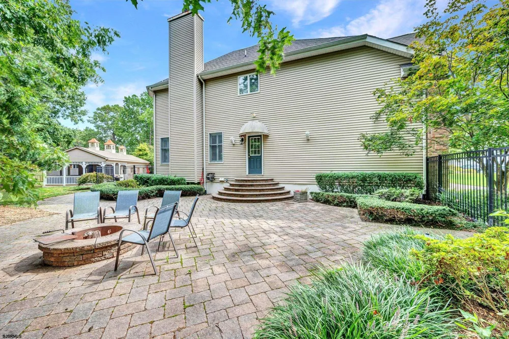 44 Monet Dr Mays Landing, NJ 08330