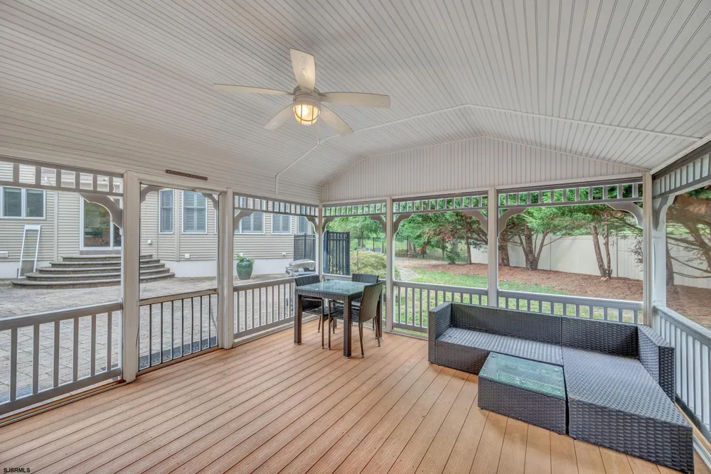 44 Monet Dr Mays Landing, NJ 08330