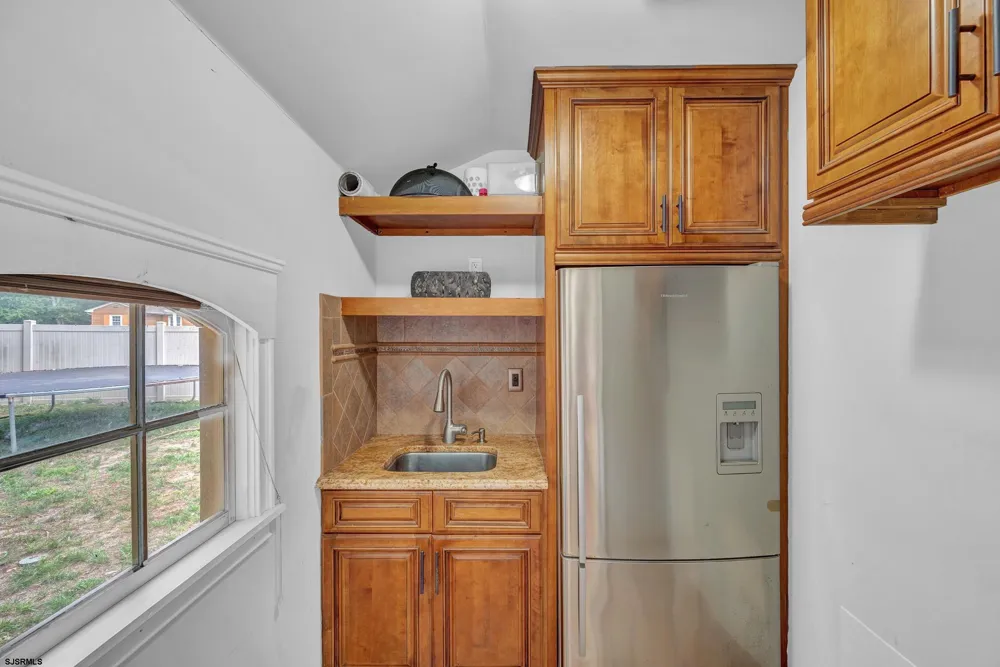 44 Monet Dr Mays Landing, NJ 08330