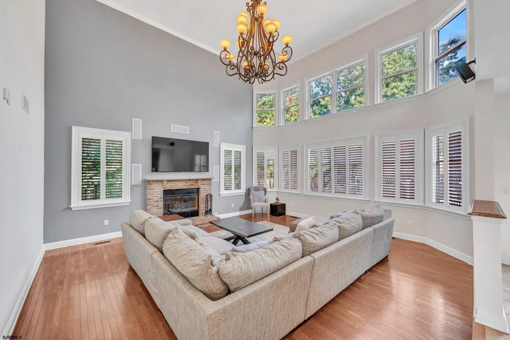 44 Monet Dr Mays Landing, NJ 08330