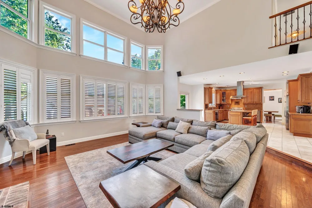 44 Monet Dr Mays Landing, NJ 08330