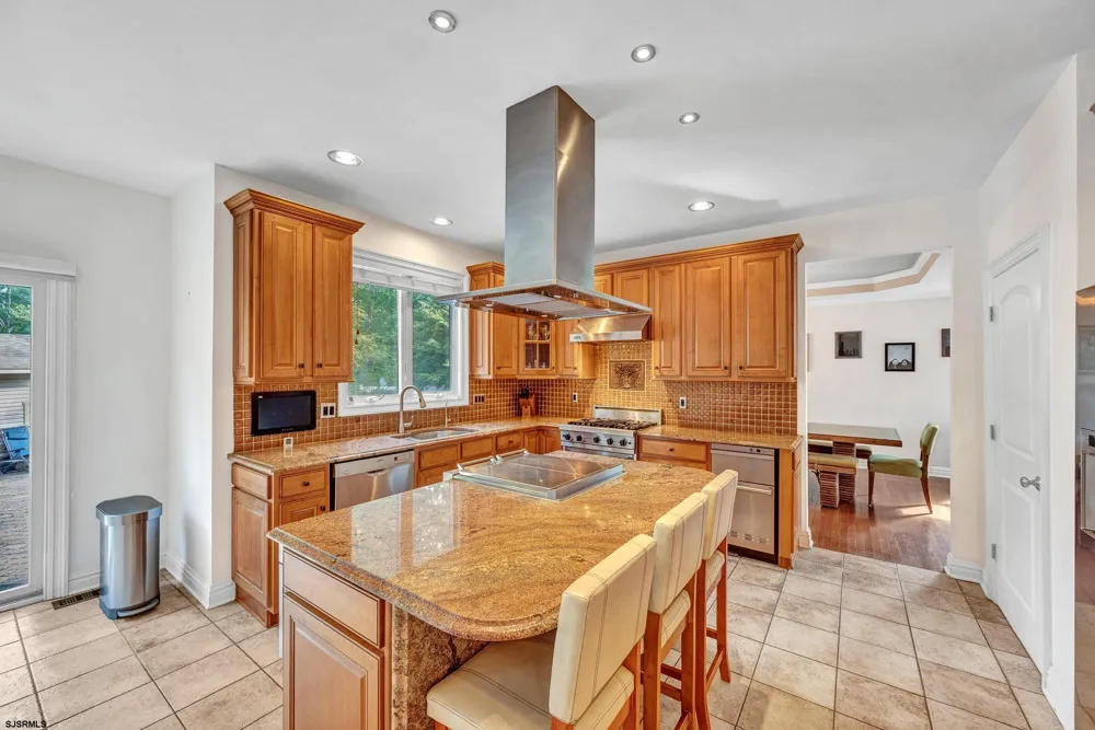 44 Monet Dr Mays Landing, NJ 08330