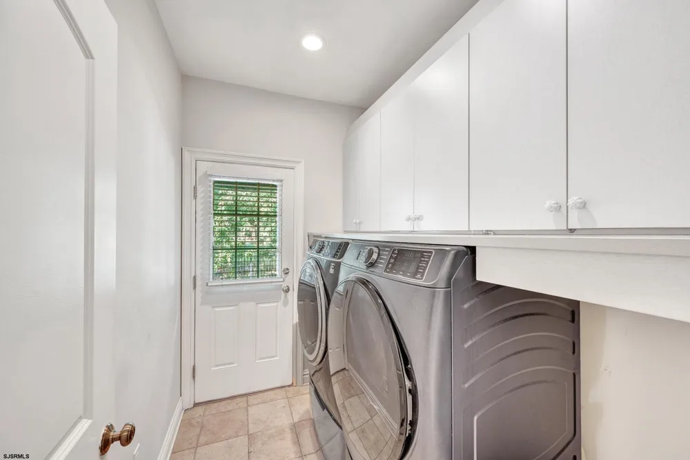 44 Monet Dr Mays Landing, NJ 08330