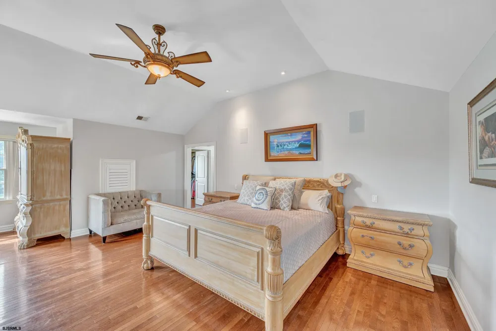44 Monet Dr Mays Landing, NJ 08330