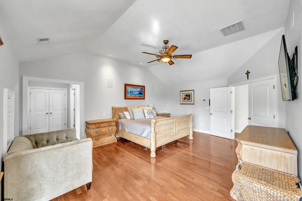 44 Monet Dr Mays Landing, NJ 08330