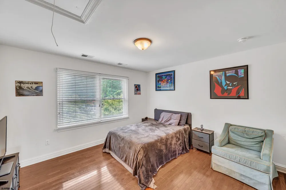 44 Monet Dr Mays Landing, NJ 08330