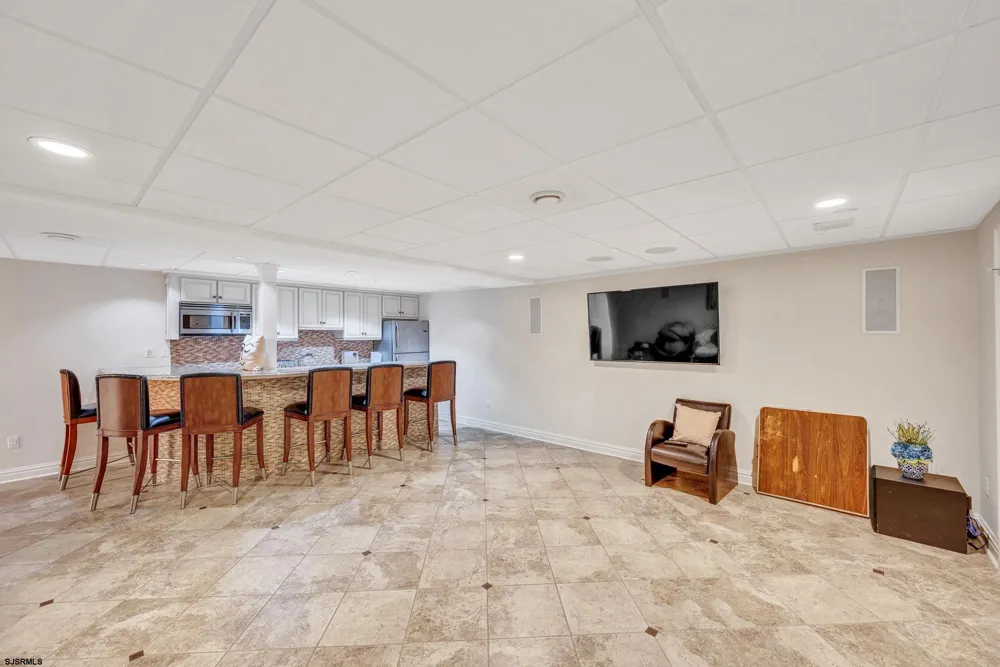 44 Monet Dr Mays Landing, NJ 08330
