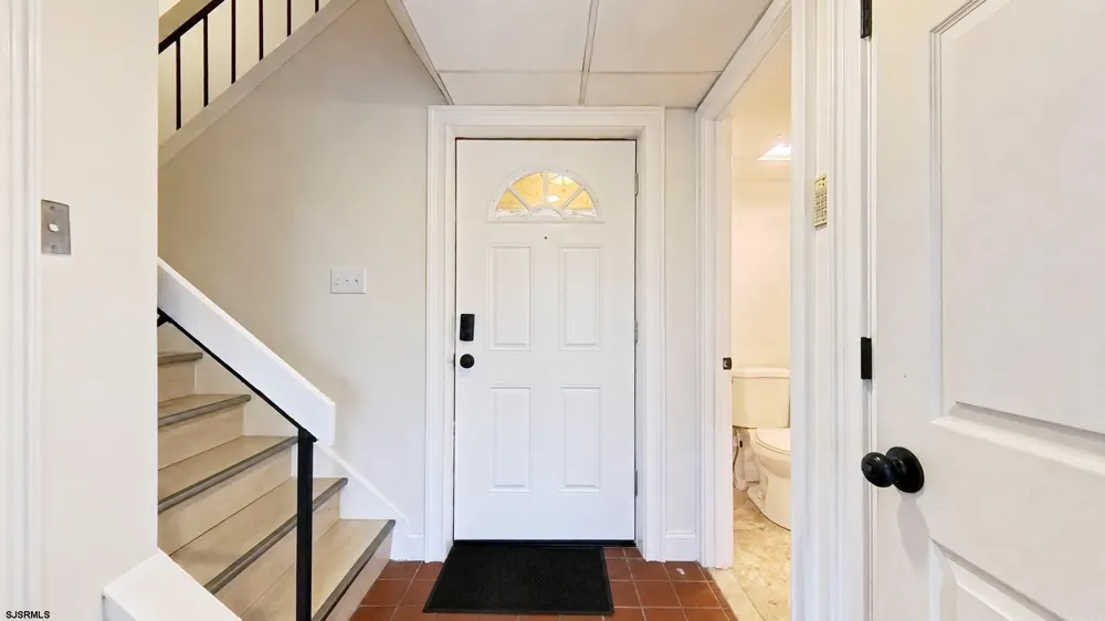 18 Empire Dr Egg Harbor Township, NJ 08232