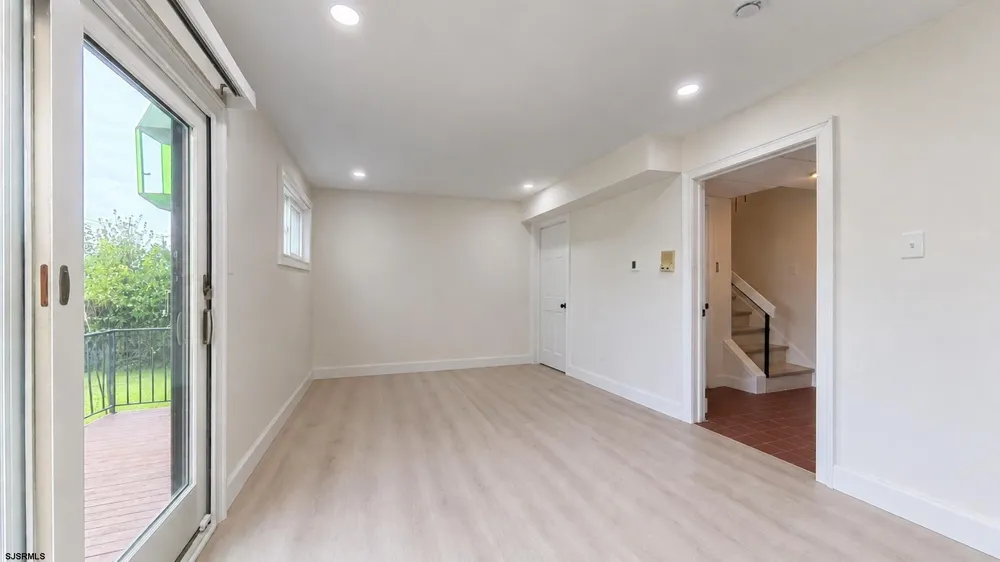 18 Empire Dr Egg Harbor Township, NJ 08232