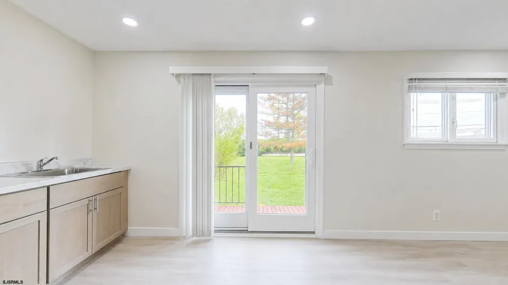 18 Empire Dr Egg Harbor Township, NJ 08232