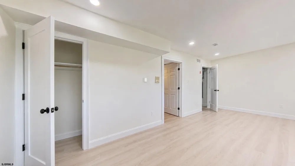 18 Empire Dr Egg Harbor Township, NJ 08232