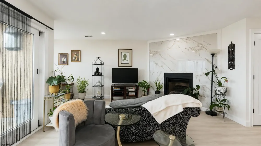 18 Empire Dr Egg Harbor Township, NJ 08232