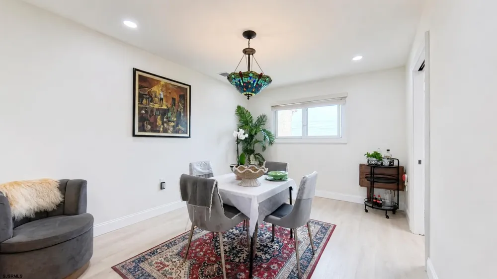 18 Empire Dr Egg Harbor Township, NJ 08232