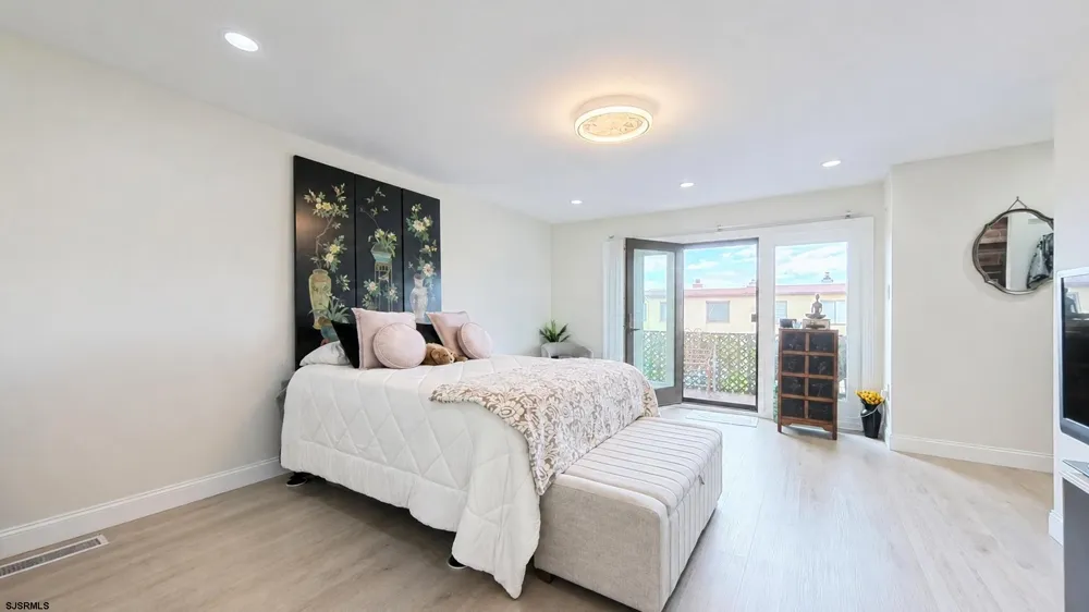 18 Empire Dr Egg Harbor Township, NJ 08232