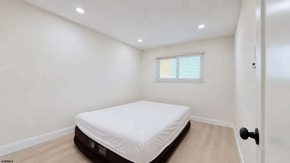 18 Empire Dr Egg Harbor Township, NJ 08232
