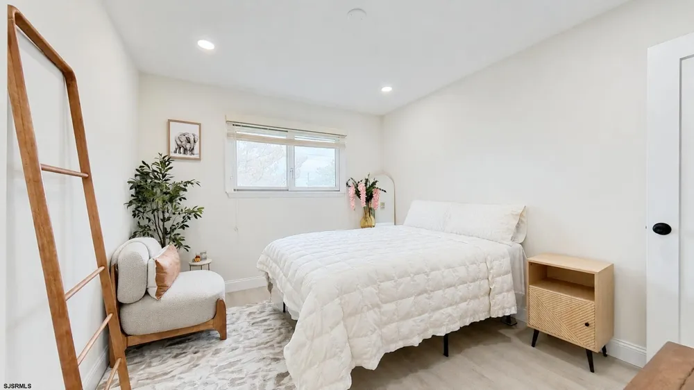 18 Empire Dr Egg Harbor Township, NJ 08232