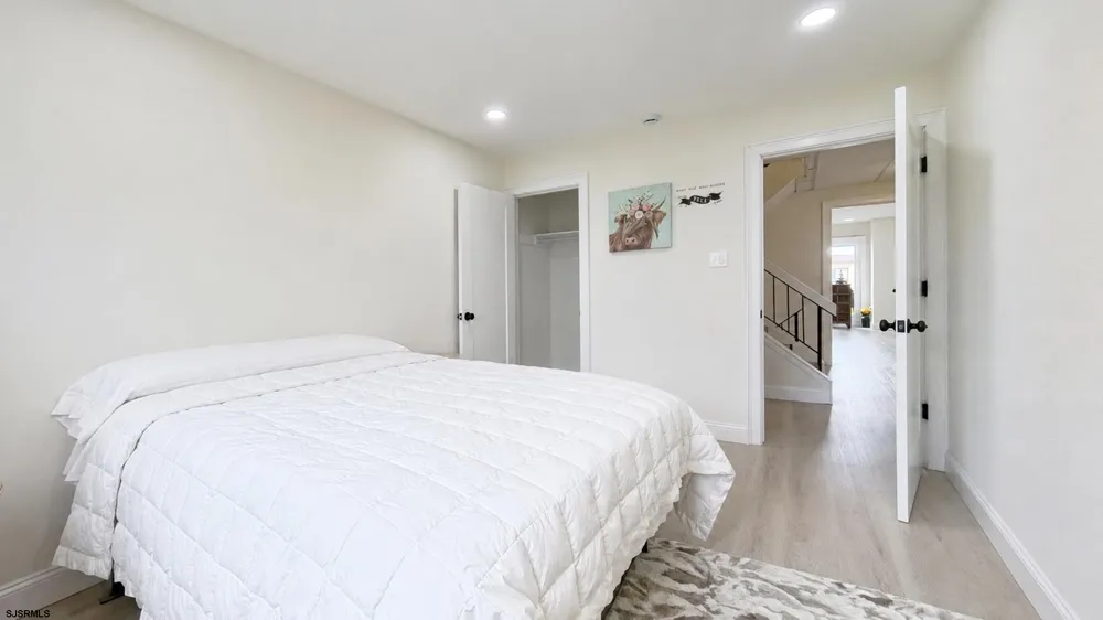 18 Empire Dr Egg Harbor Township, NJ 08232