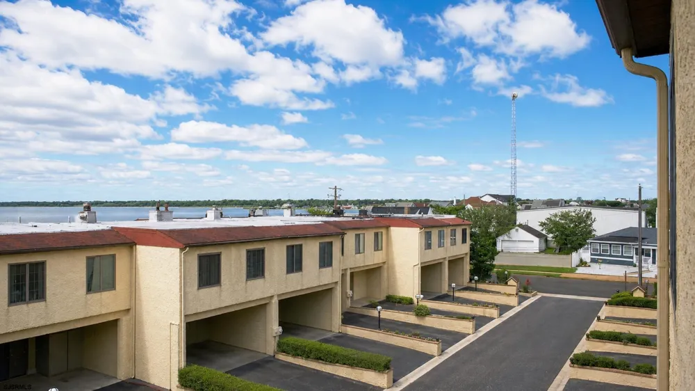 18 Empire Dr Egg Harbor Township, NJ 08232